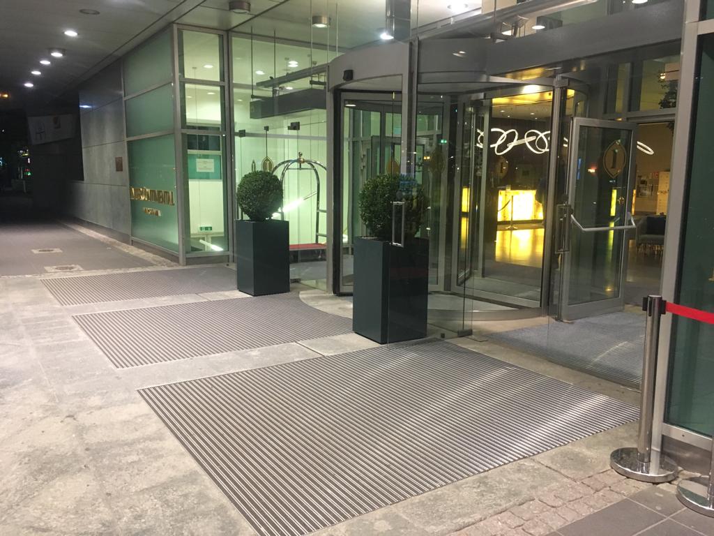 Entrance mat configurator